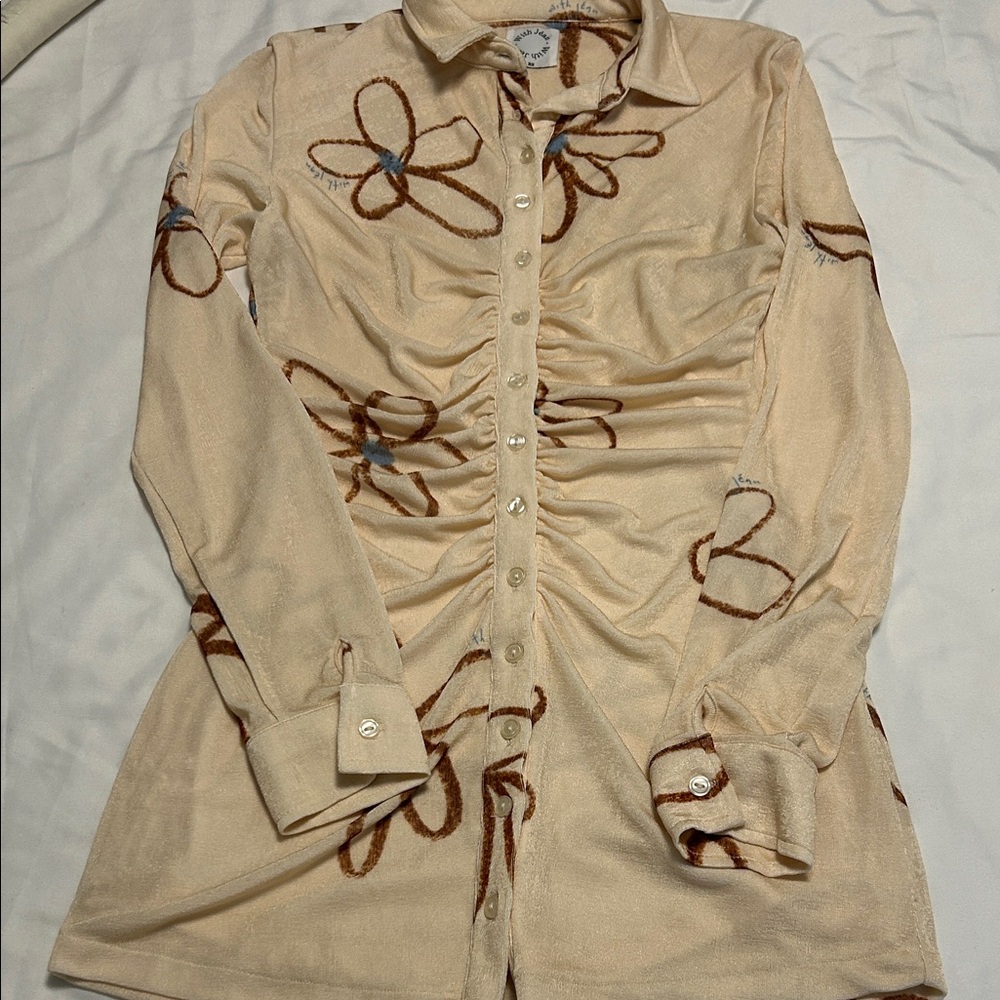 WITH JEAN Andy “Chalk & Flowers” Long Sleeve Cream Collar Button Mini Dress. - Picture 10 of 16